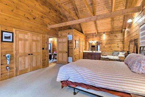 McGaheysvilleCozy Owl Lodge Cabin - Relax or Get Adventurous!的相册照片
