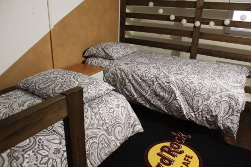 都灵Casa Chanoux的双床间设有2张单人床。