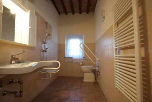 科尔贝尔蒂尼公寓的一间浴室