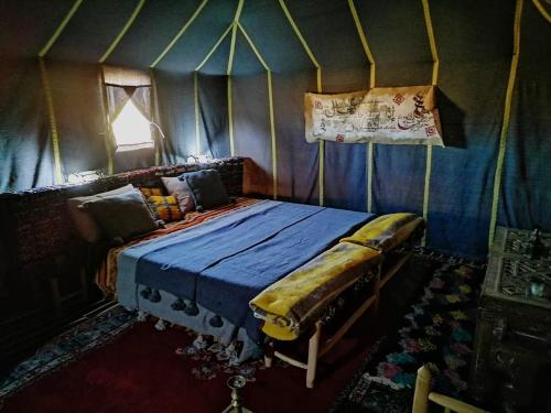 Majorelle Desert Camp客房内的一张或多张床位