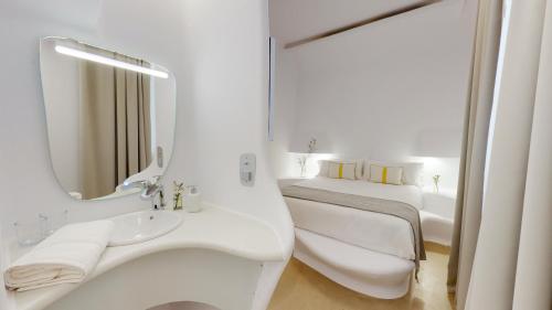 Hotel Boutique Suite Generis, Premiado El hotel más acogedor de España的一间浴室