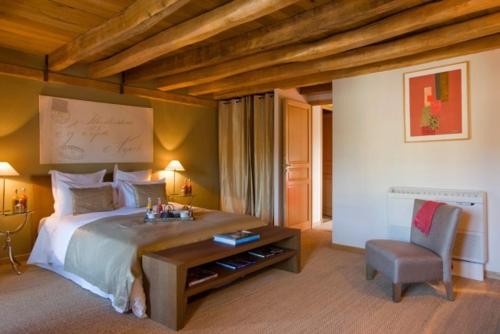 科特迪瓦公园酒店客房内的一张或多张床位