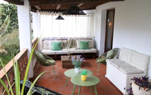 Casa del Rio Boho Chic Retreat的休息区