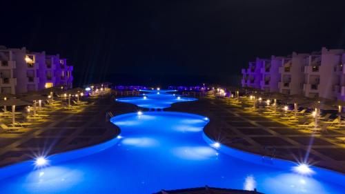 Fantazia Resort Marsa Alam内部或周边的泳池