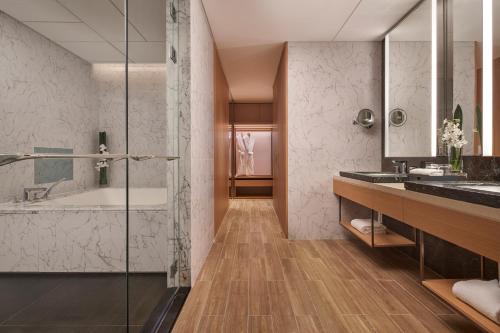 横琴凯悦酒店的一间浴室