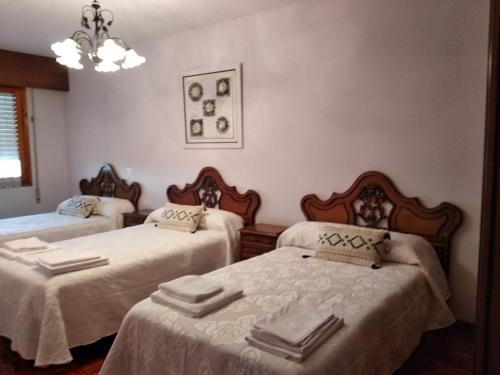 ARCO DE VILLAHOZ客房内的一张或多张床位