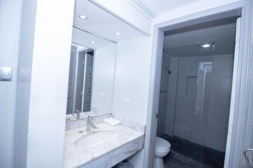 波萨达迪瑞布兰卡酒店的一间浴室