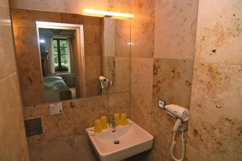 克利卡酒店的一间浴室