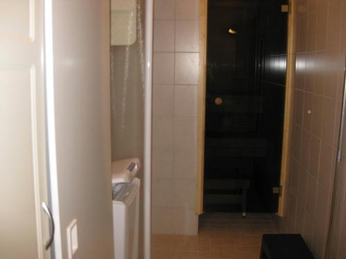 Levin Alppi 3 A 1 Apartment的一间浴室