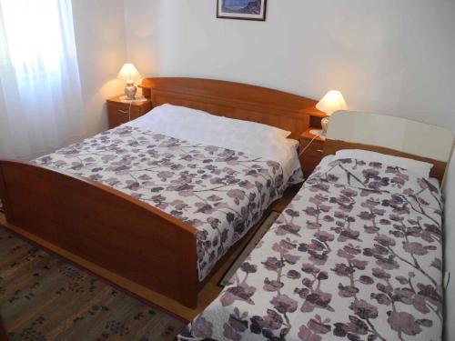 Apartments in Crikvenica 41042客房内的一张或多张床位