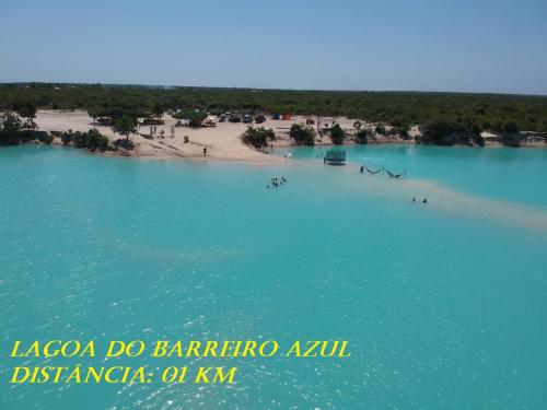 Paulino NevesPousada Lagoa do Barreiro Azul的享有海滩的空中景致