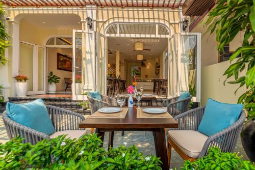 Hoi An Merrily De Art Hotel的休息区