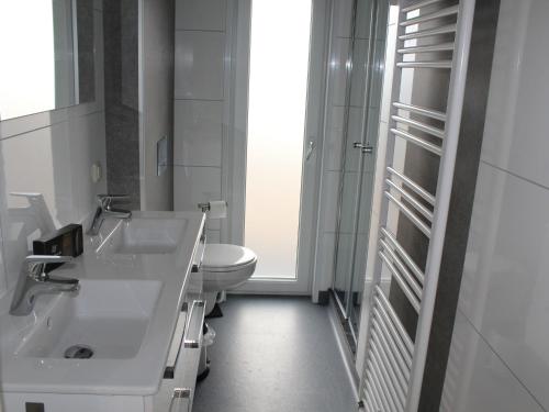 Resort Mooi Bemelen 9的一间浴室
