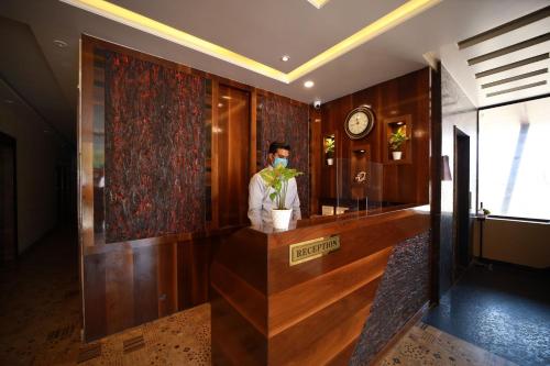 Hotel Neerja Inn的员工