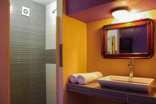 Hotel Oasis的一间浴室