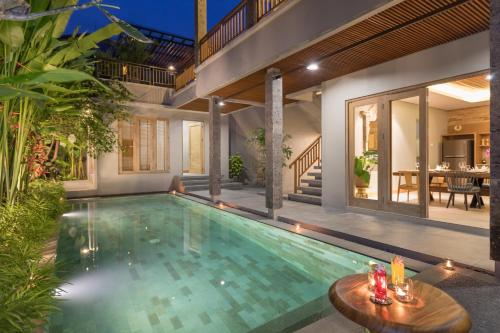 Villa Daun 2 Canggu by Premier Hospitality Asia内部或周边的泳池