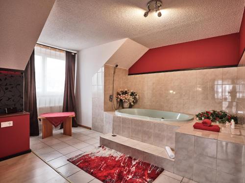 阿姆霍汗天高饭店的一间浴室