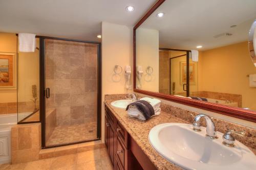 Mar Vista Grande by Palmetto Vacation Rentals的一间浴室