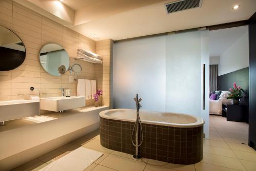 拉巴迪海滩酒店的一间浴室