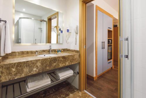 Urban Hotel Bomonti的一间浴室