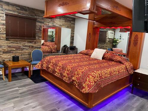 Des Plaines Motel客房内的一张或多张床位