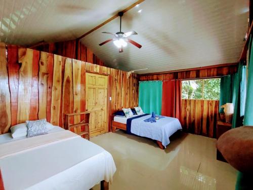 The Sunset Tucano Lodge客房内的一张或多张床位