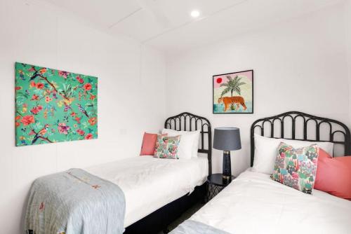 Cairns NorthTropicana Bungalow - Retro Getaway的相册照片