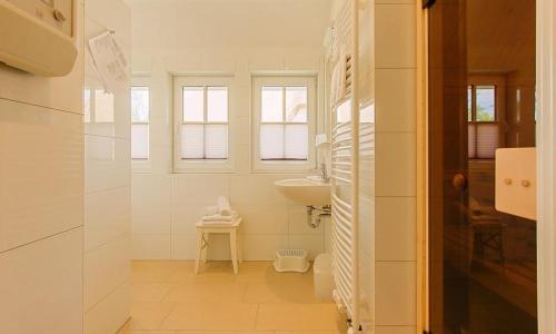 Strandhaus Gabriella 02的一间浴室