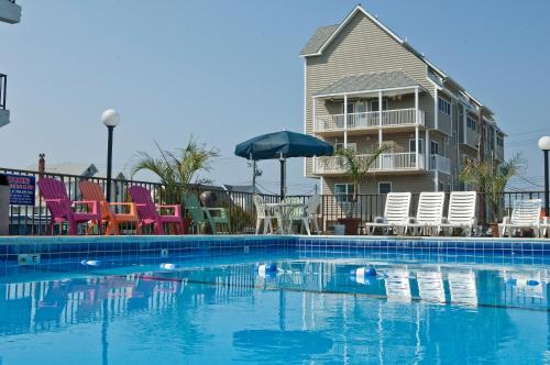 Rideau Oceanfront Motel内部或周边的泳池