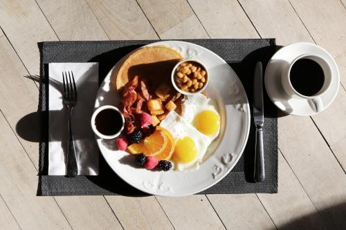 Shelton Guest House提供给客人的早餐选择