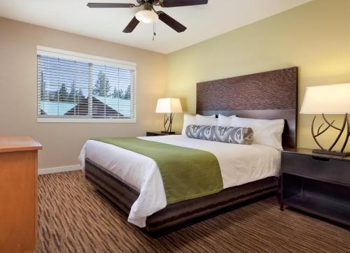 WorldMark Big Bear Lake客房内的一张或多张床位