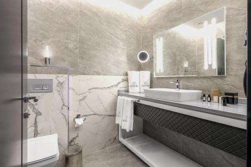 Aileena Hotel & Villas的一间浴室