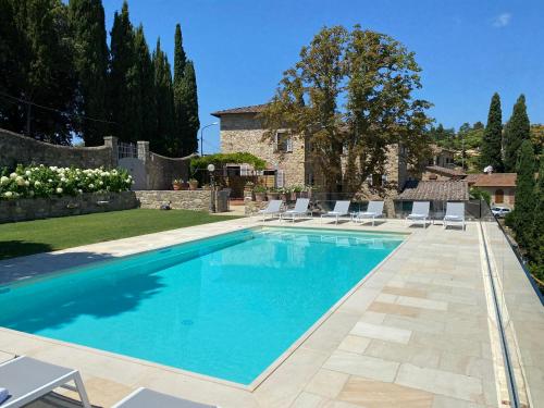 Villa La Petraia内部或周边的泳池