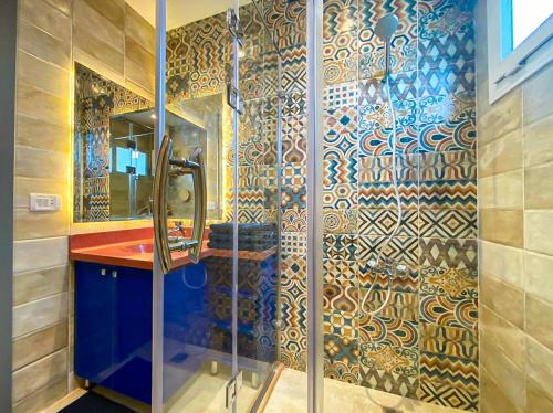 Arabian Nights in the heart of historic Alexandria的一间浴室