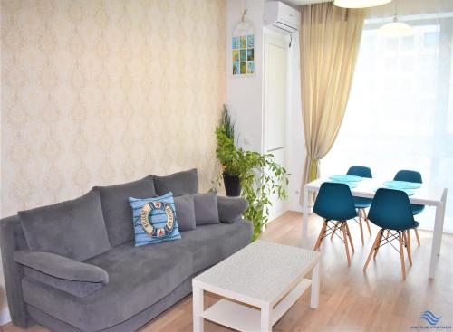 Onix Blue Mamaia Apartment 2的休息区