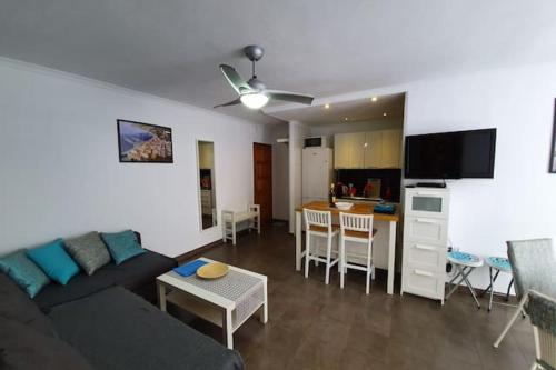 圣巴托洛梅2 bedrooms appartement with shared pool and wifi at San Bartolome de Tirajana的相册照片