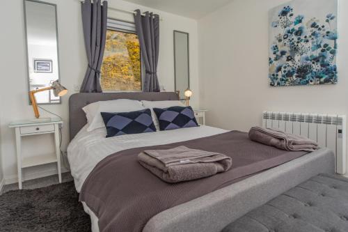 Scalpay@Knock View Apartments, Sleat, Isle of Skye客房内的一张或多张床位