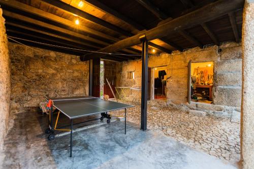 Quinta dos Campos - Apartamento 2内部或周边的乒乓球设施