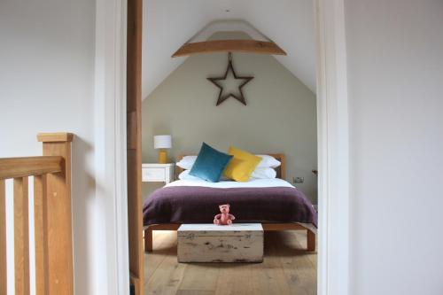Wonderfully Spacious Luxury Holiday Cottage客房内的一张或多张床位