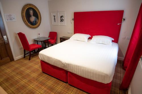 The Skye Inn客房内的一张或多张床位