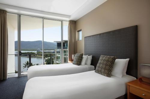 曼特拉曲罗吉酒店客房内的一张或多张床位