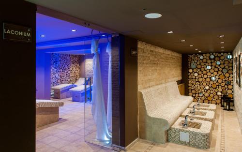 皇家Spa酒店的一间浴室