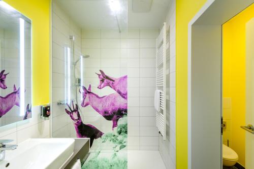 Felix Hotel Kaufbeuren的一间浴室