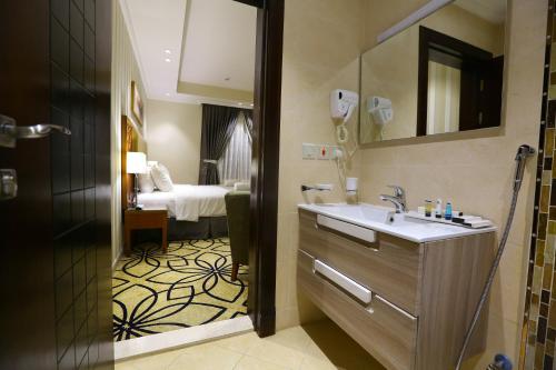 吉达Lotaz Hotel Suites - Al Salamah的相册照片
