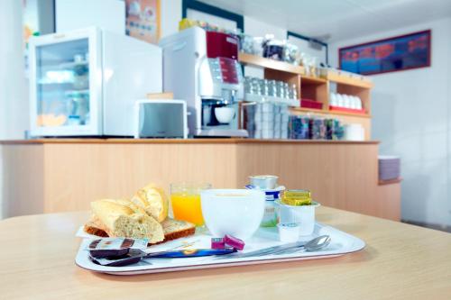 普瑞米尔圣艾迪安诺德维拉经典酒店提供给客人的早餐选择