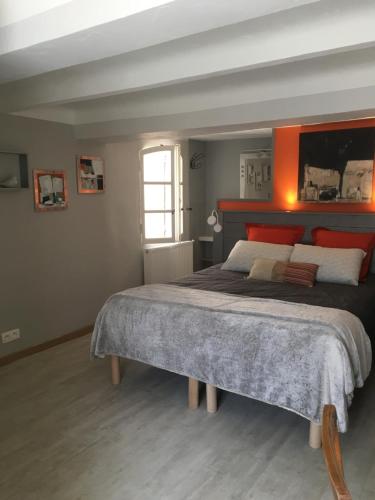 La 54 Provence客房内的一张或多张床位