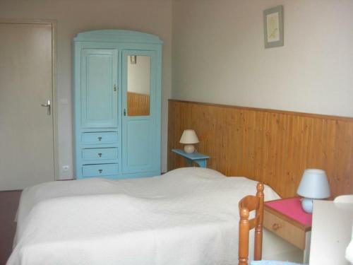 Gîte Neung-sur-Beuvron, 4 pièces, 6 personnes - FR-1-491-160客房内的一张或多张床位