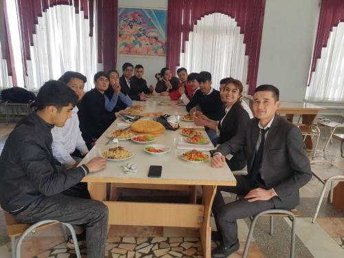 Little Bukhara餐厅或其他用餐的地方