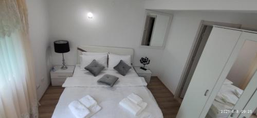 Apartments Koprivica Niksic客房内的一张或多张床位