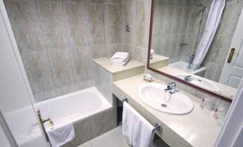 RF阿斯托利亚酒店 - 仅限成年人的一间浴室